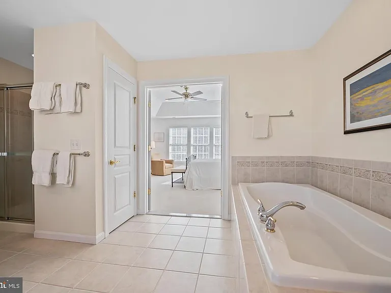 304 Arthur Ct — Photo 19