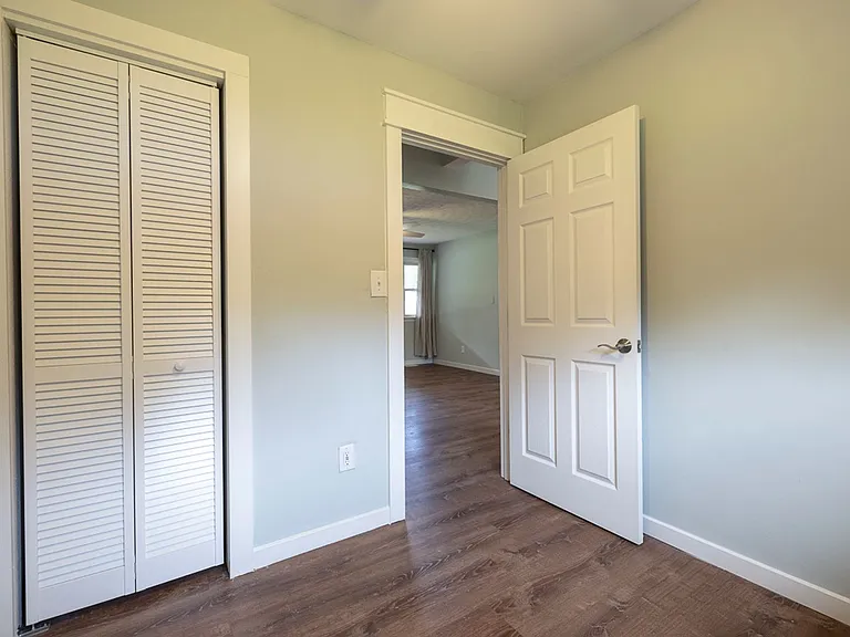 1104 Washington Dr — Photo 28