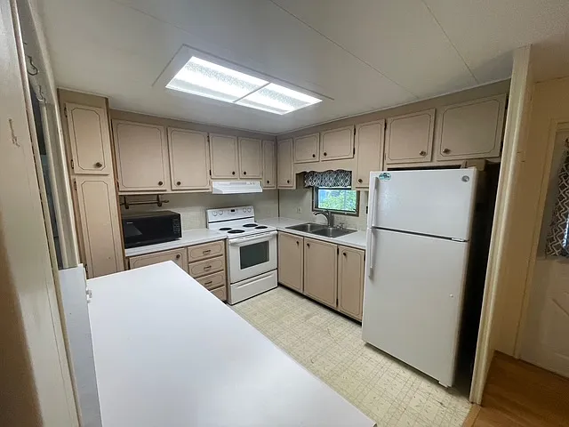 2 bed, 1344 sqft, $1,600 — Photo 4