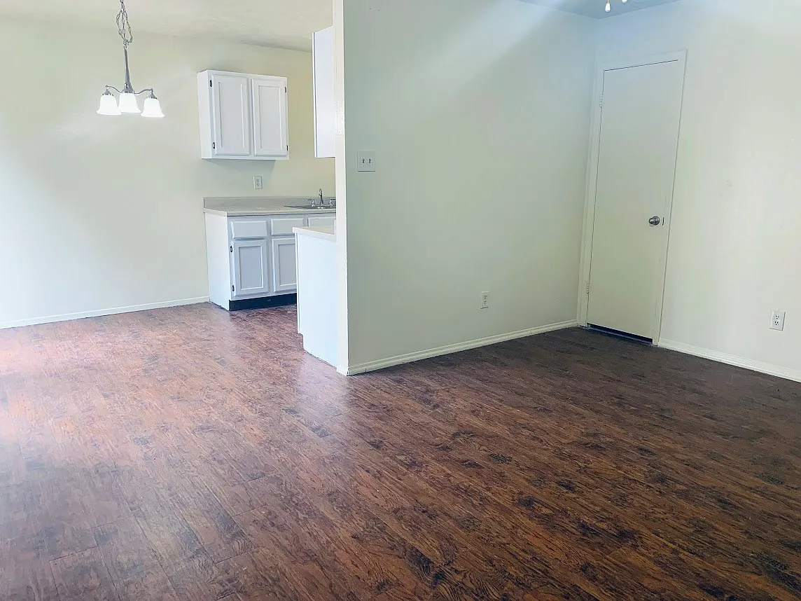 1008 Verde — Photo 2
