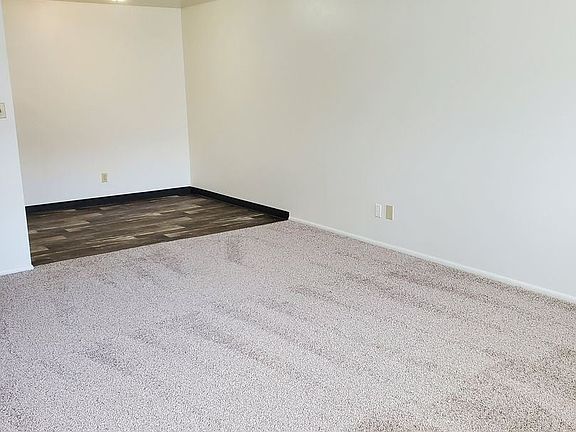 4th image of 400 5th St N #407