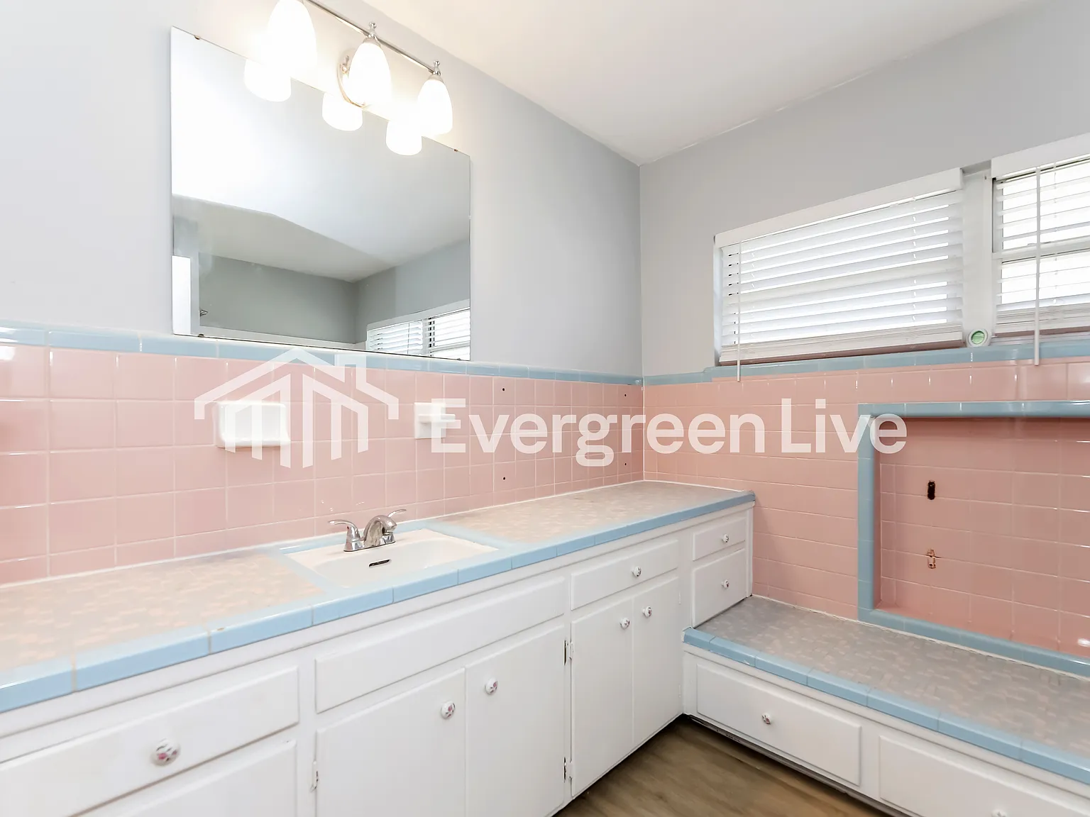3 bed, 1.5 bath, 1156 sqft, $1,245 — Photo 4