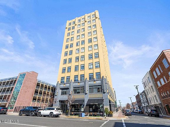 2nd image of 601 Bangs Avenue #1106