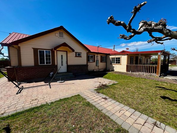 161 Hoyt Ln, Wapato, WA 98951