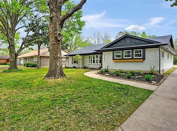 3rd image of 2601 Dover Dr
