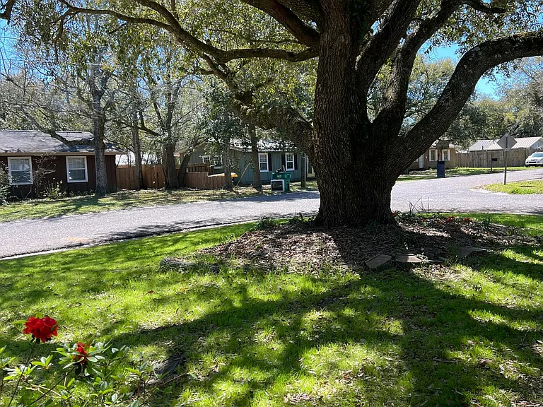 2 Fleetwood Pl — Photo 19