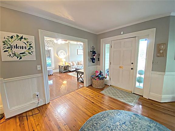3rd image of 39 Falls Ave