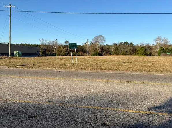 1210 Peach Orchard Rd, Sumter, SC 29154