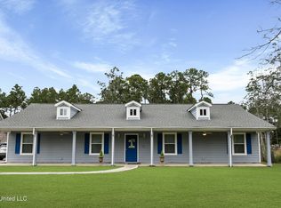 1413 Lark Dr, Gautier, MS 39553