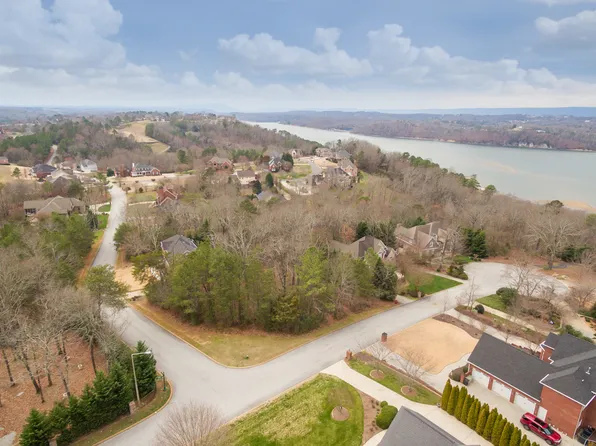 7415 Riverridge Dr, Chattanooga, TN 37416