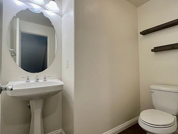 5th image of 3047 Pacific Palm Way