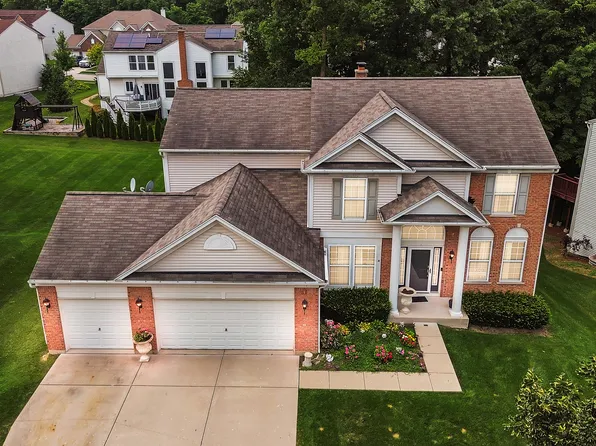 9 Sequoia Ct, Streamwood, IL 60107