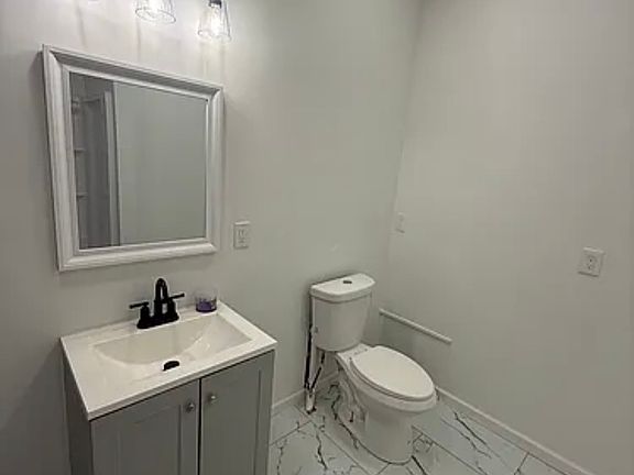 4th image of 1008 Amsterdam Rd #1