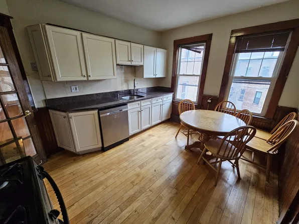 82 Walnut St #3, Brookline, MA 02445