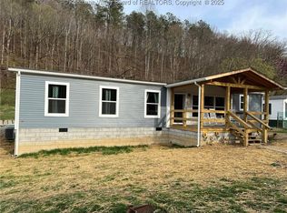 72 Sheridan Rd, Branchland, WV 25506