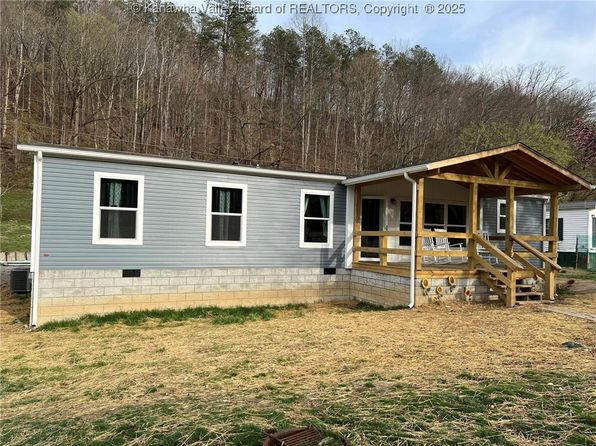 72 Sheridan Rd, Branchland, WV 25506