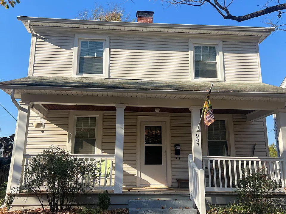 907 Brompton St