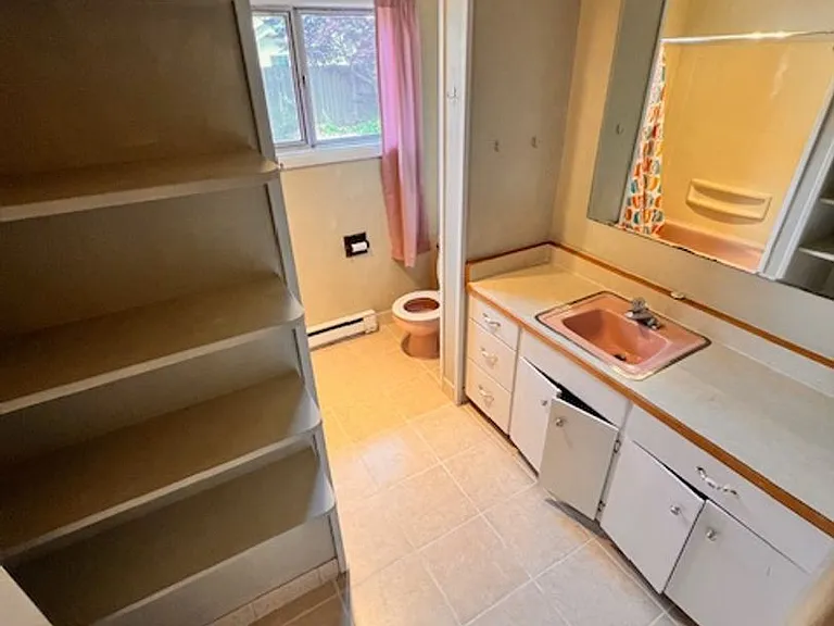 1438 Sherman Ave — Photo 15