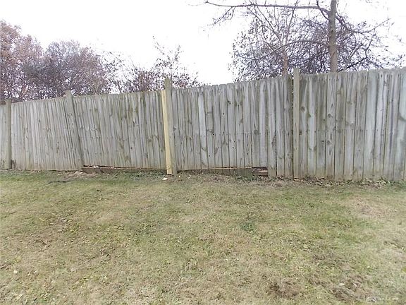 4th image of 1916 Fair Oaks Dr