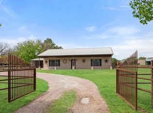 504 N Texas St, Tioga, TX 76271