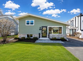 646 W Babcock Ave, Elmhurst, IL 60126