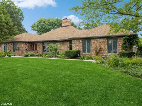 43 Dougshire Ct, Burr Ridge, IL 60527