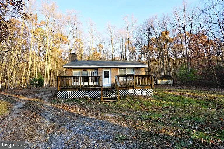 1092 Johnnycake Ln photo 1