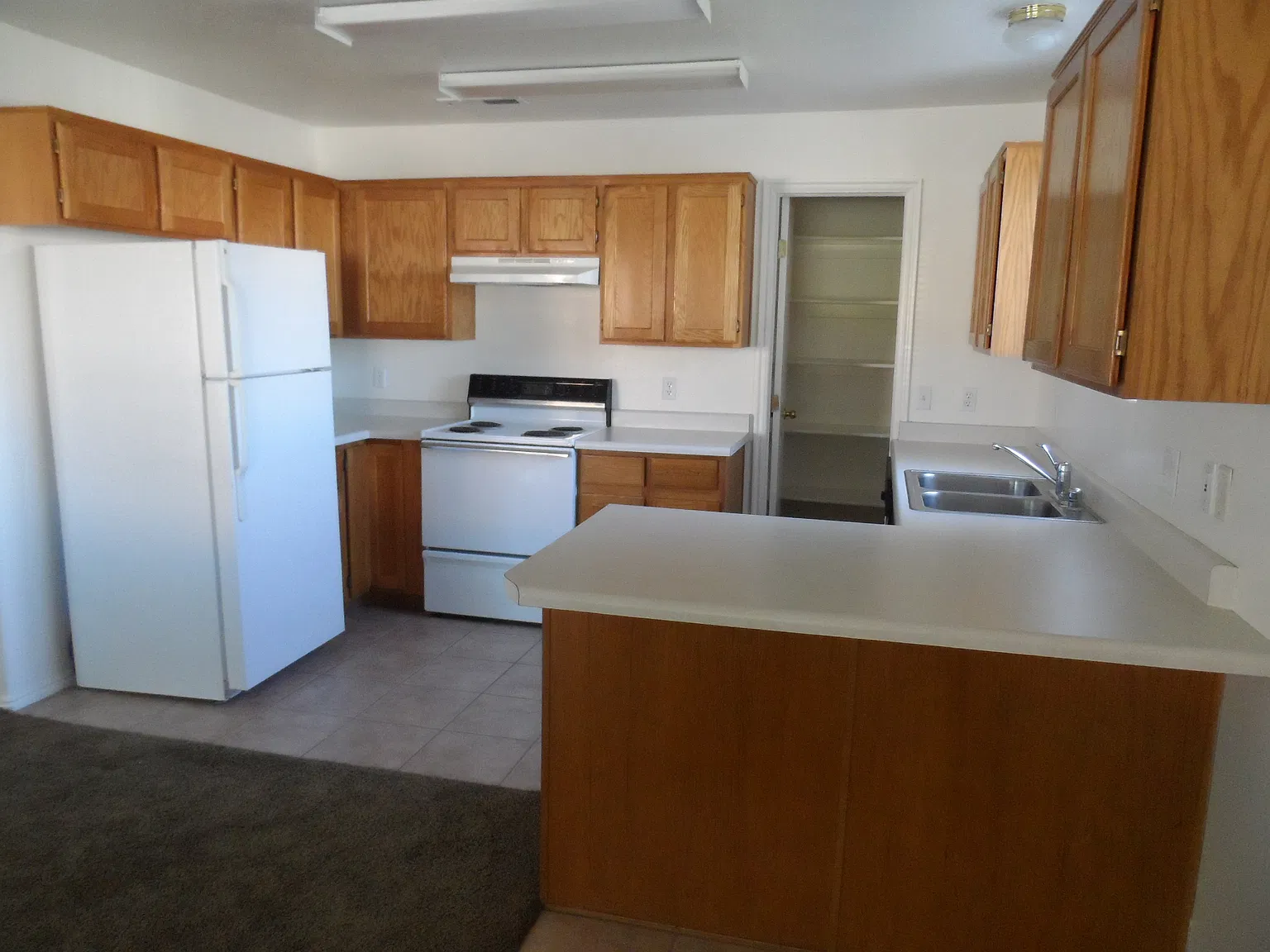2 bed, $1,050 — Photo 3