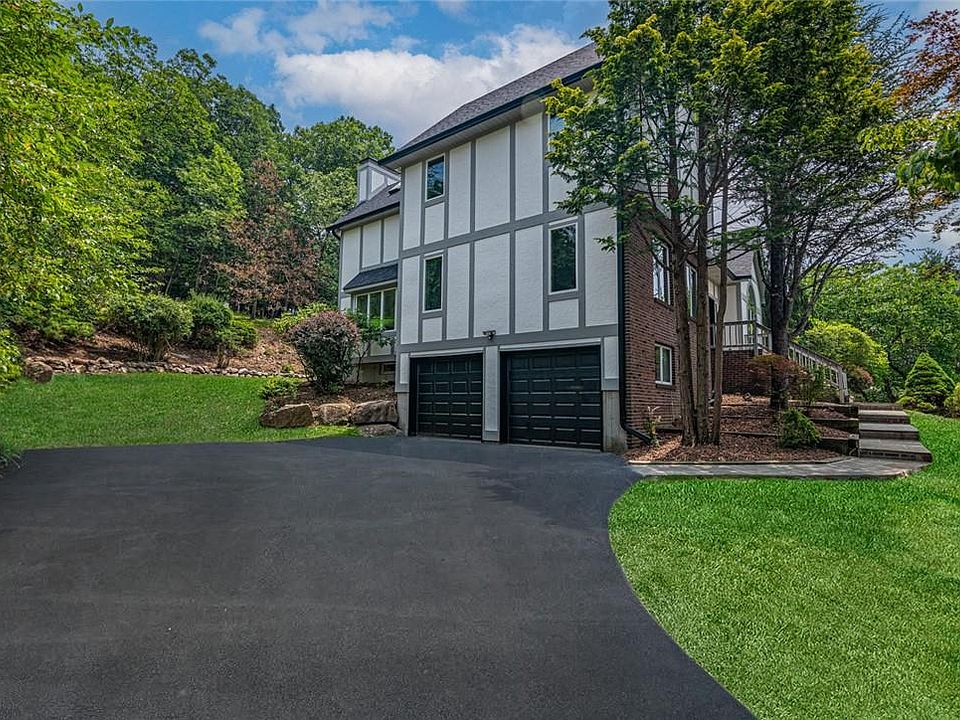 1st image of 35 Algonquin Drive