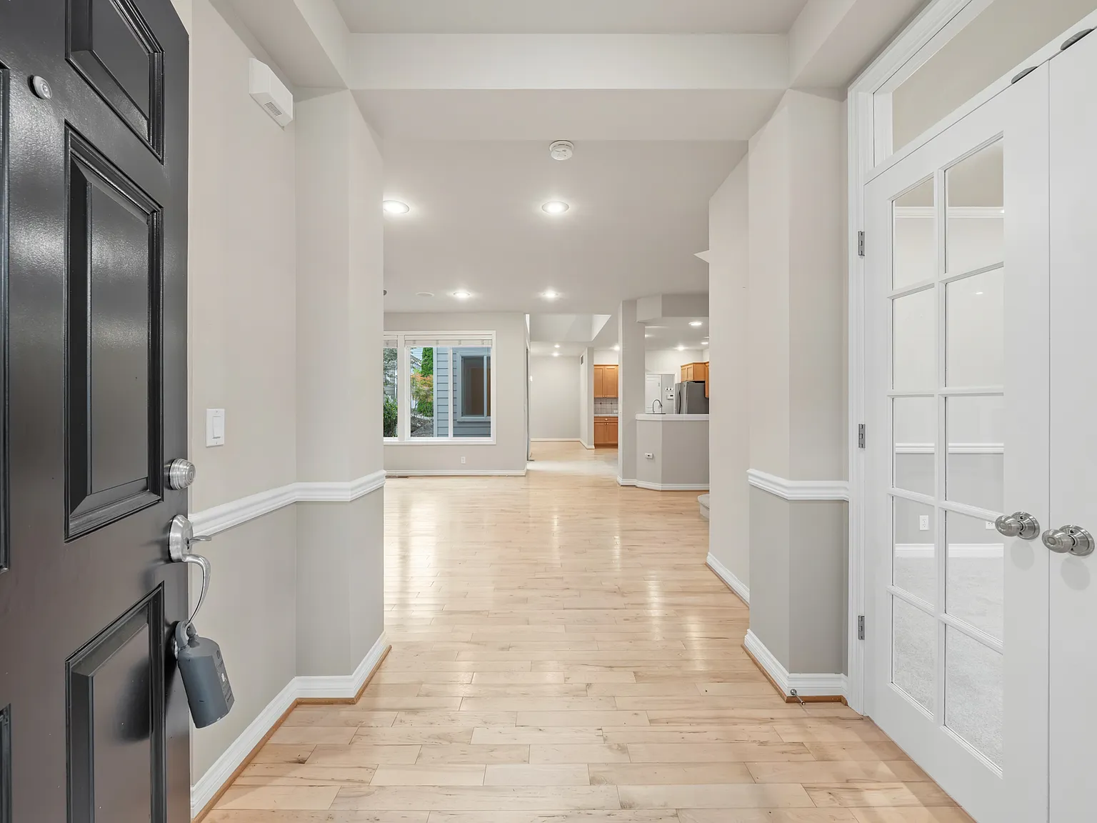 3 bed, 2580 sqft, $4,200 — Photo 3
