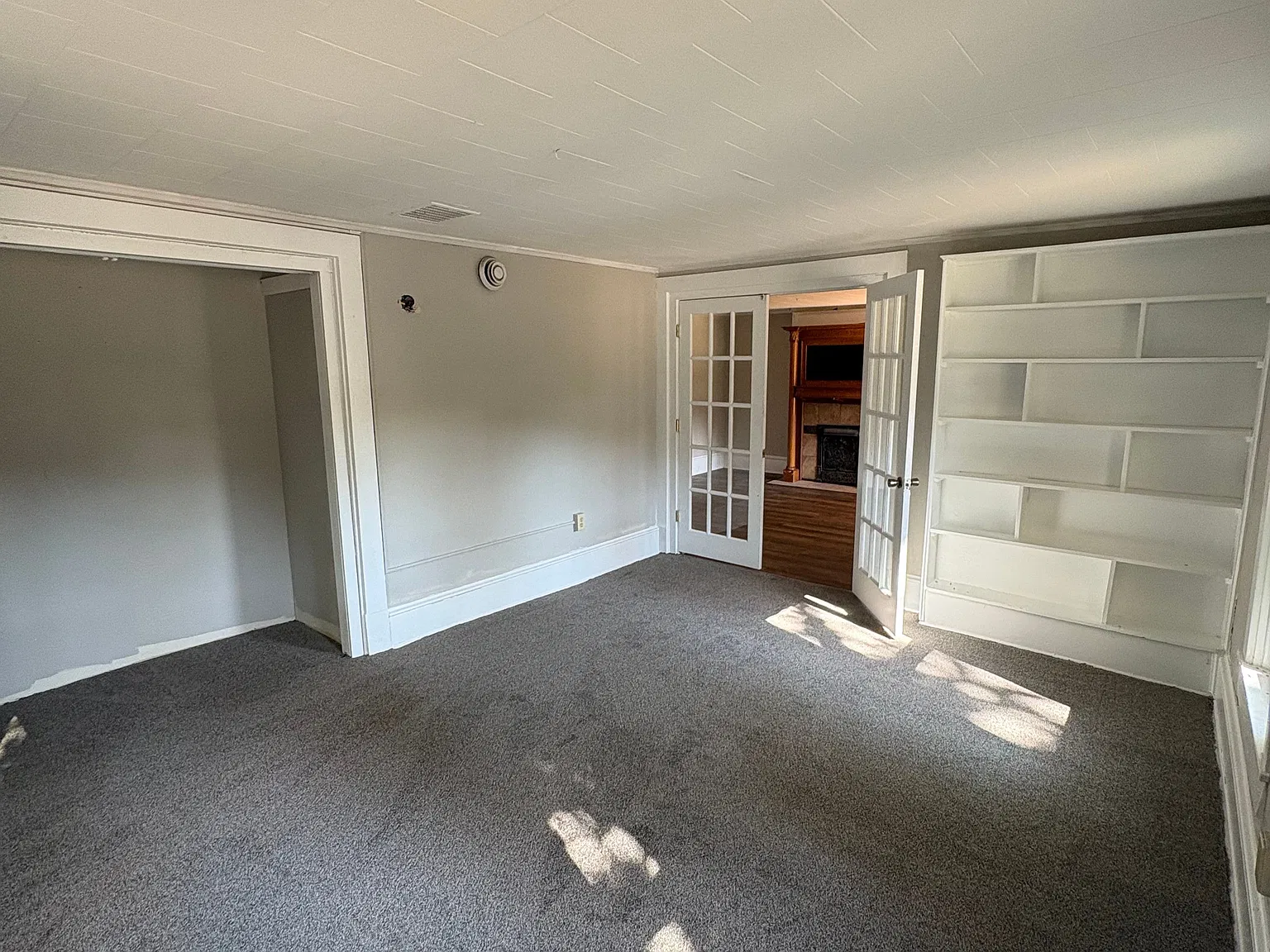 5 bed, 2.0 bath, $2,250 — Photo 2