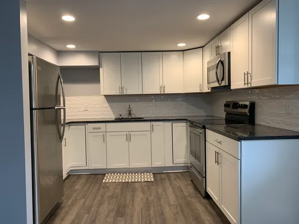 (undisclosed Address), Saint James, NY 11780
