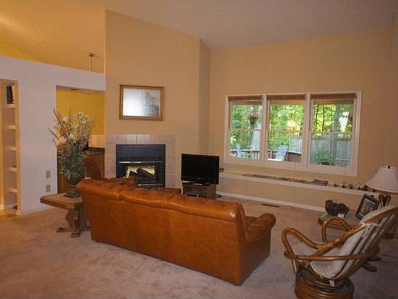 Better photo of Fireplace