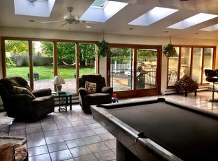 581 Jerusalem Ave, Hicksville, NY 11801