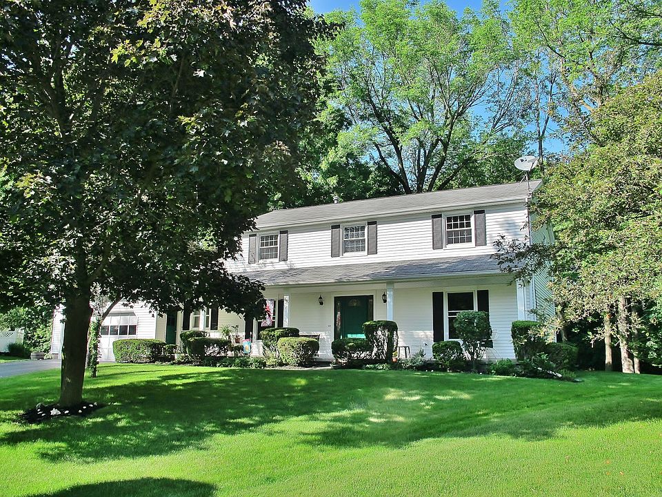 1st image of 28 Hidden Creek Cir
