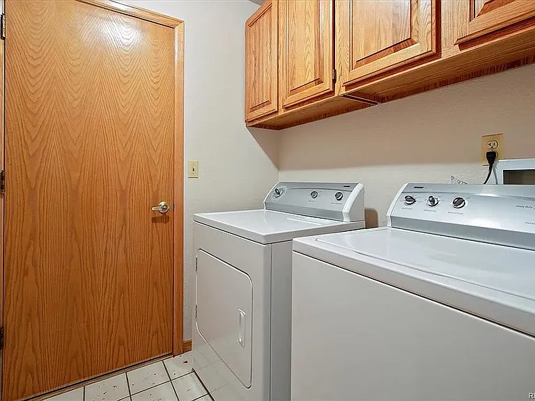 907 S Emporia St — Photo 19