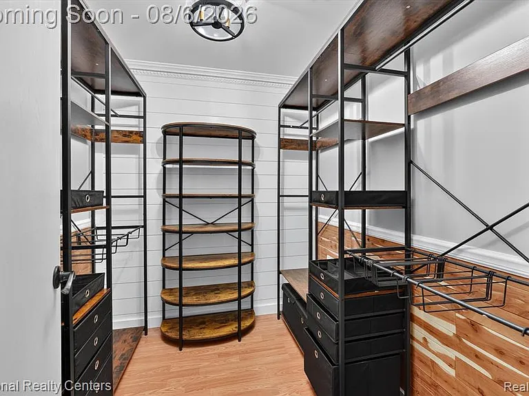 878 Yorktown Ct — Photo 12