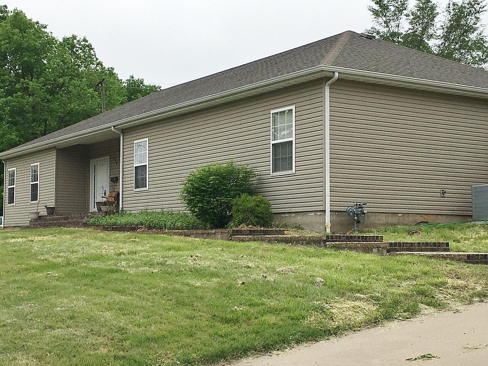 2nd image of 130 S Ozark Ave