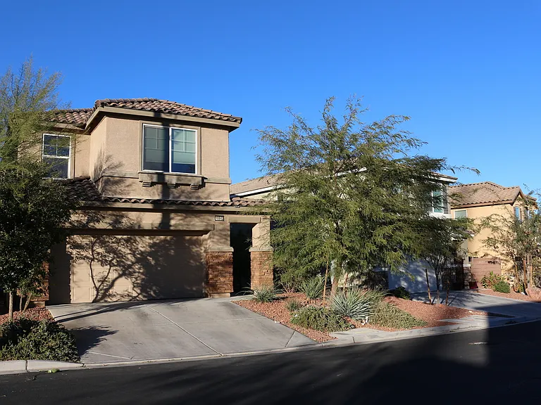 10842 Dobbs Ave — Photo 2
