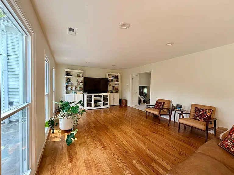 12904 Missionwood Way — Photo 5