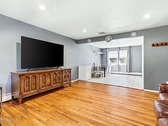 3rd image of 459 Norwood Avenue