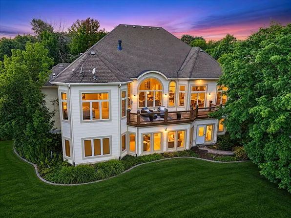W213N5230 Golfview DRIVE, Menomonee Falls, WI 53051