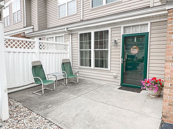 3rd image of 2349 Colfax Ln