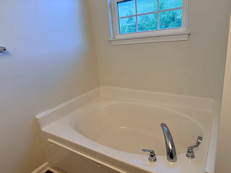 5055 Lake Forest Dr — Photo 18
