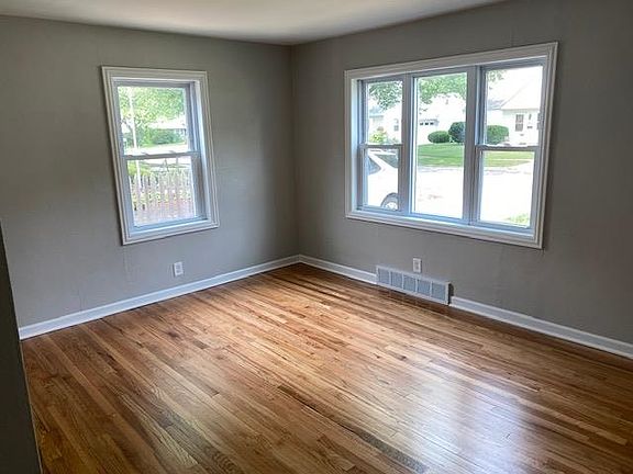 3rd image of 3023 Barrington Pl