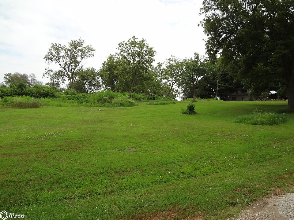 1st image of 208 1st St