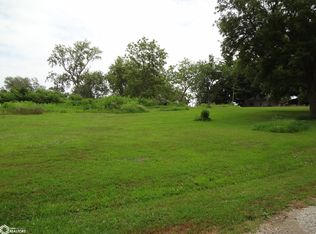208 1st St, Shambaugh, IA 51651