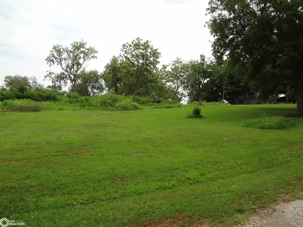 208 1st St, Shambaugh, IA 51651