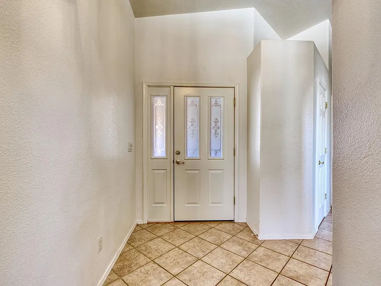2601 E Suma Dr — Photo 4