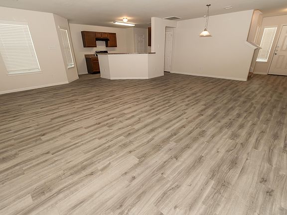 5th image of 14450 Platzer Dr